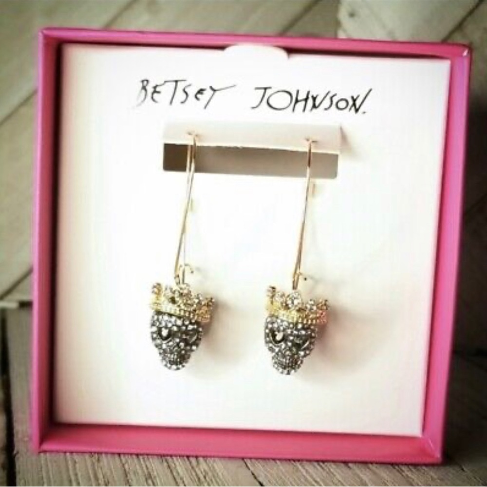 Betsey Johnson 🆕‘’Dark Shadows" Pave Sugar Skull Crystal Drop Earrings.